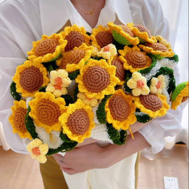 Handgefertigte Häkeldecke mit floralen 3D-Blüten