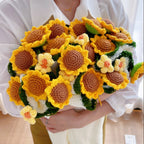 Handgefertigte Häkeldecke mit floralen 3D-Blüten