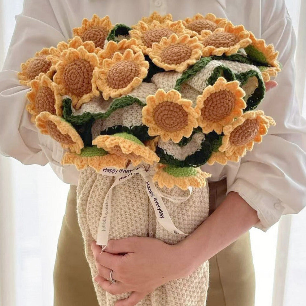 Handgefertigte Häkeldecke mit floralen 3D-Blüten